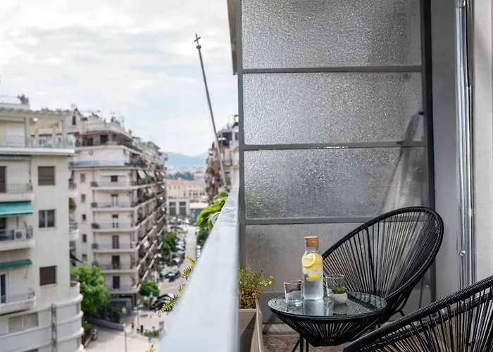 Houseloft White Tower Icon Apartamento