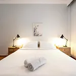 Houseloft White Tower Icon Apartment