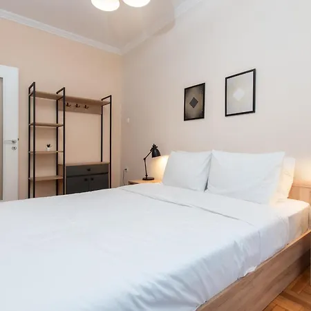 Houseloft White Tower Icon Selanik